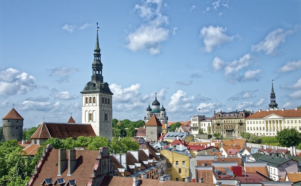 Skyline van Tallinn, de hoofdstad van Estland